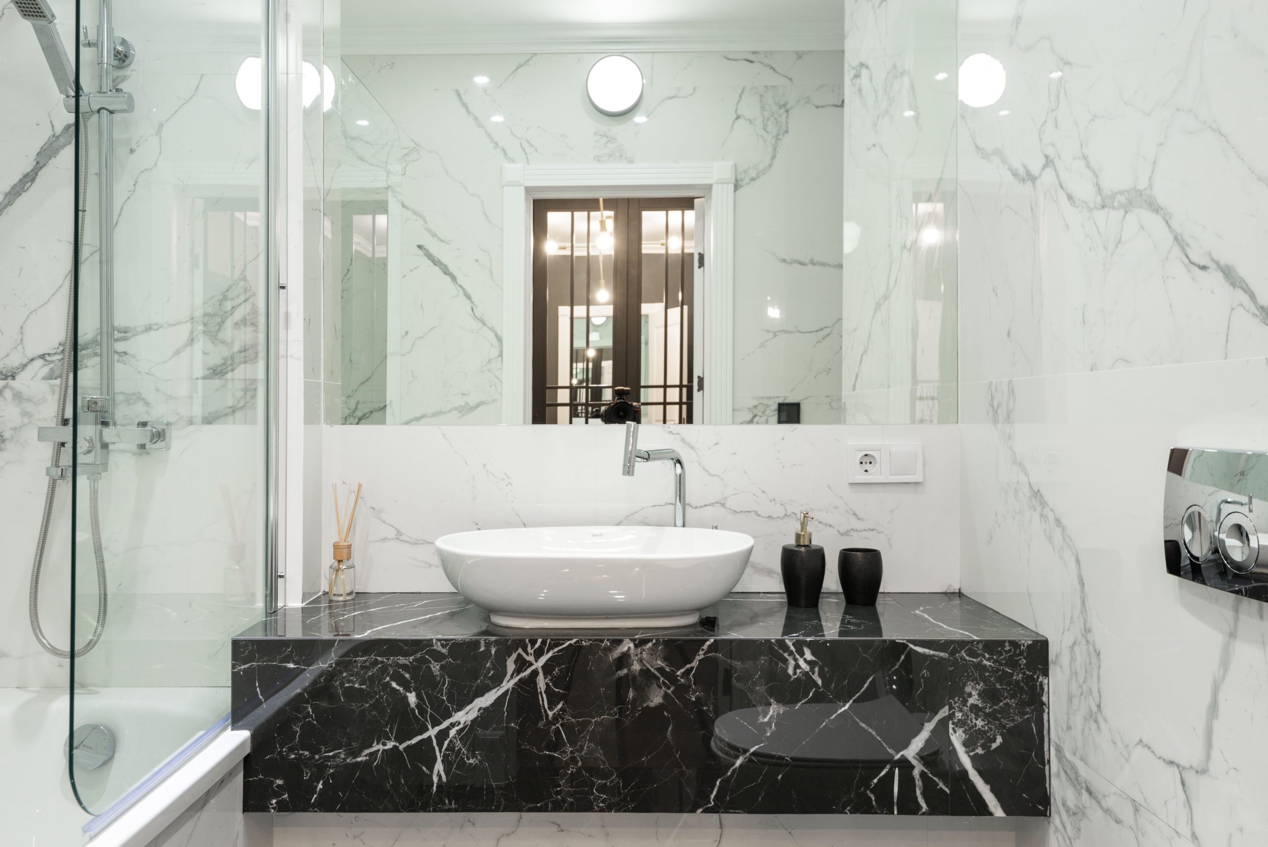 How to Choose the Right Tiles for Your Bathroom Renovation